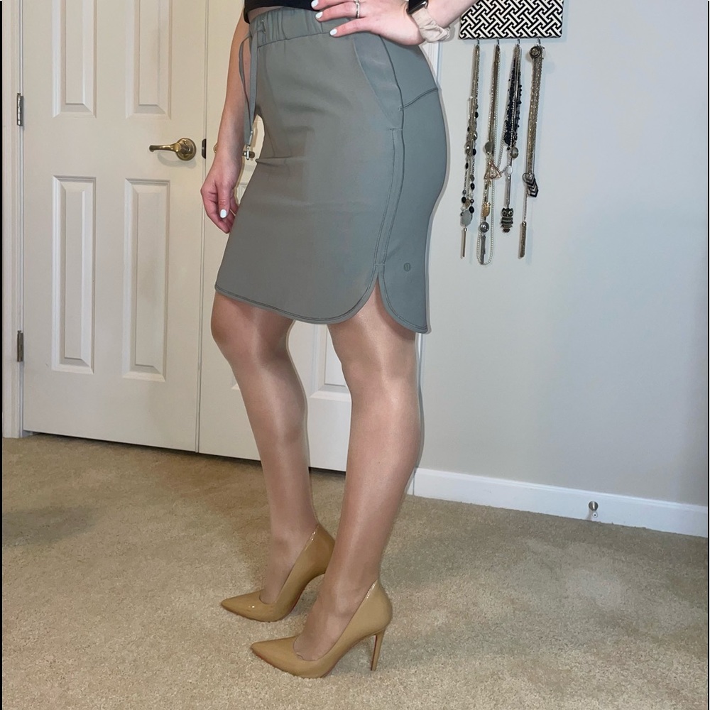 Grey Lululemon skirt - size 6